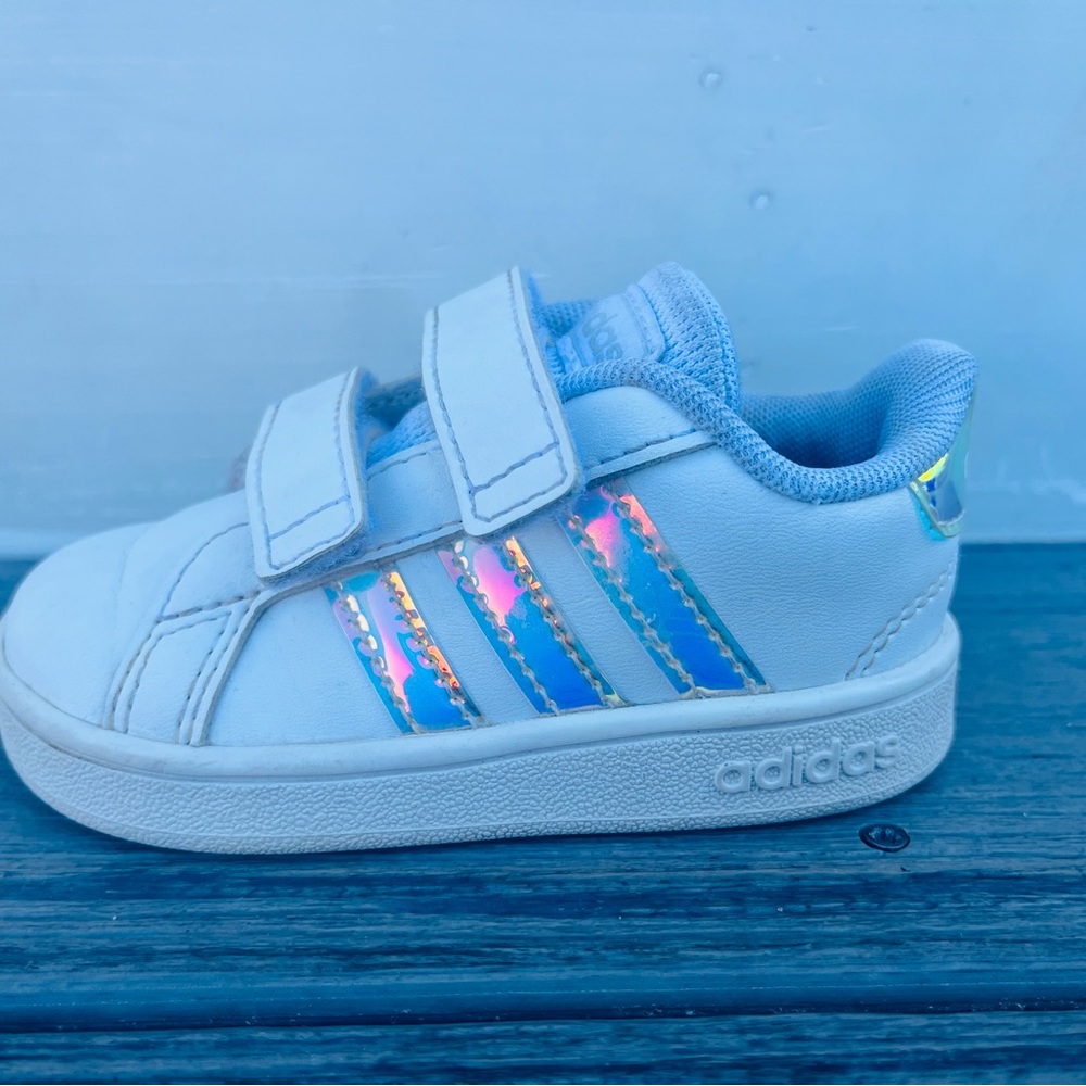 Adidas - toddler size 5K - white & silver